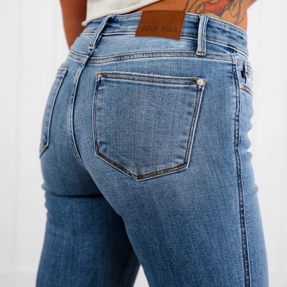 Judy Blue Mid Rise Medium Wash Peak-A-Boo Hem Slit Flare Jeans - Picture 6 of 12